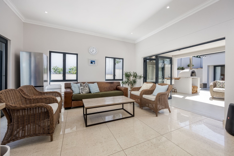 4 Bedroom Property for Sale in Kanonberg Western Cape
